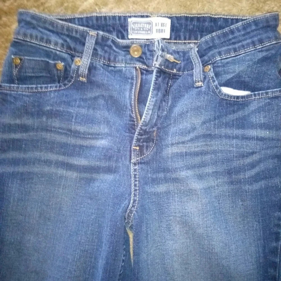 Signature by Levi Strauss & Co. Gold Label Totally Shaping Bootcut Jeans sz 8 - Picture 3 of 12